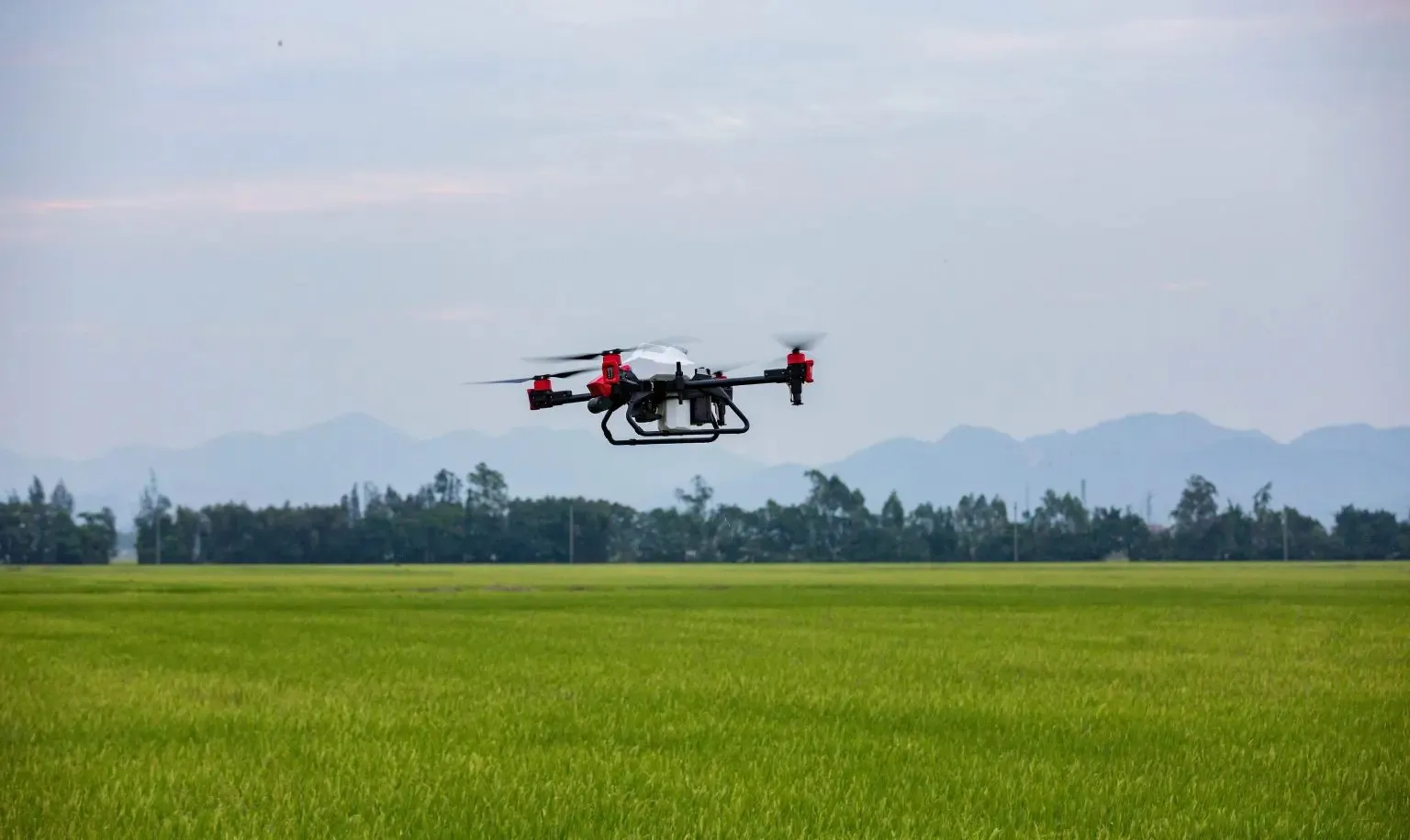 【富山】『P40』農業用ドローン：中屋農機商会有限会社/合同会社アグリめぐみ